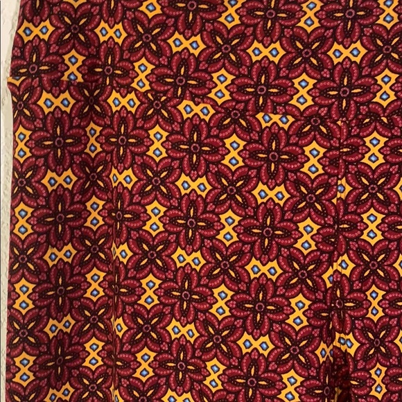 NWT Tall and Curvy LuLaRoe Leggings - Picture 3 of 4